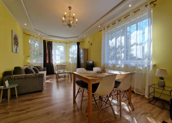 Boutigue City House With Terrace And Garden Free Parking